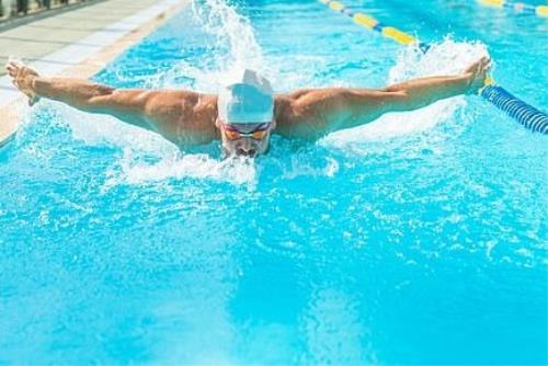 وجود كلر در آب استخر كرونا را از بین می برد!