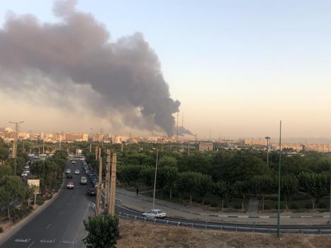 ۲تیم از هلال احمر شهرری به دنبال آتشسوزی به پالایشگاه تهران اعزام شد