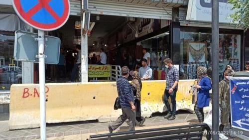 شانزلیزه پلمب شد اما مغازه ها باز است