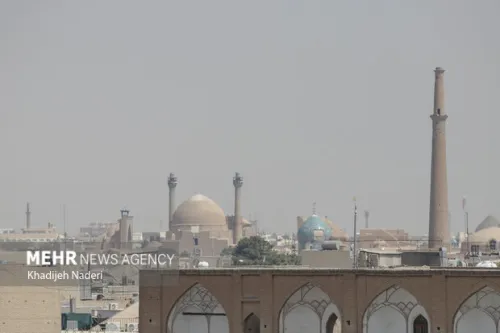 وضعیت هوای اصفهان و 2 شهر مجاور قرمز است